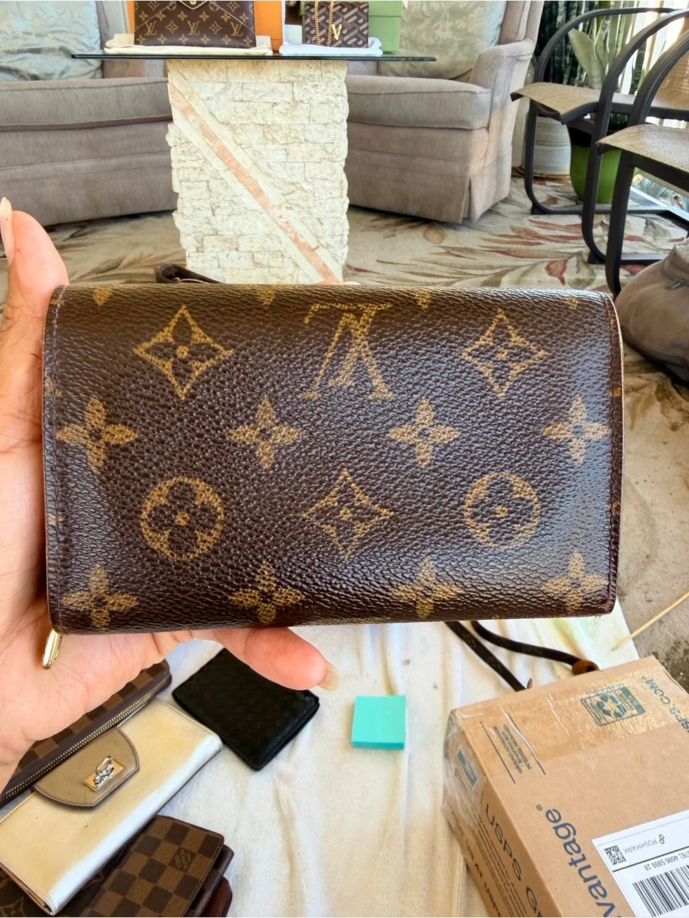 Sold!!Louis Vuitton Slim Compact Wallet Monogram CT8063💝💝💝